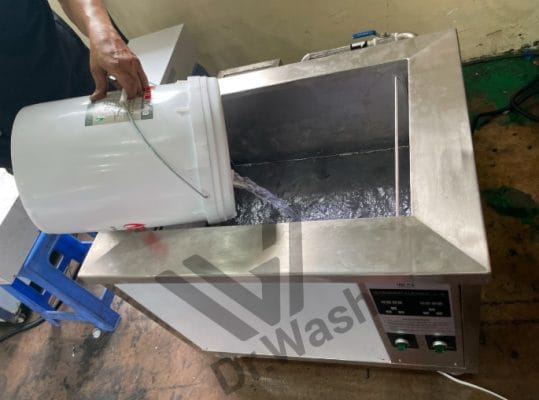 cách chọn nước tẩy rửa phù hợp cho máy rửa sóng siêu âm